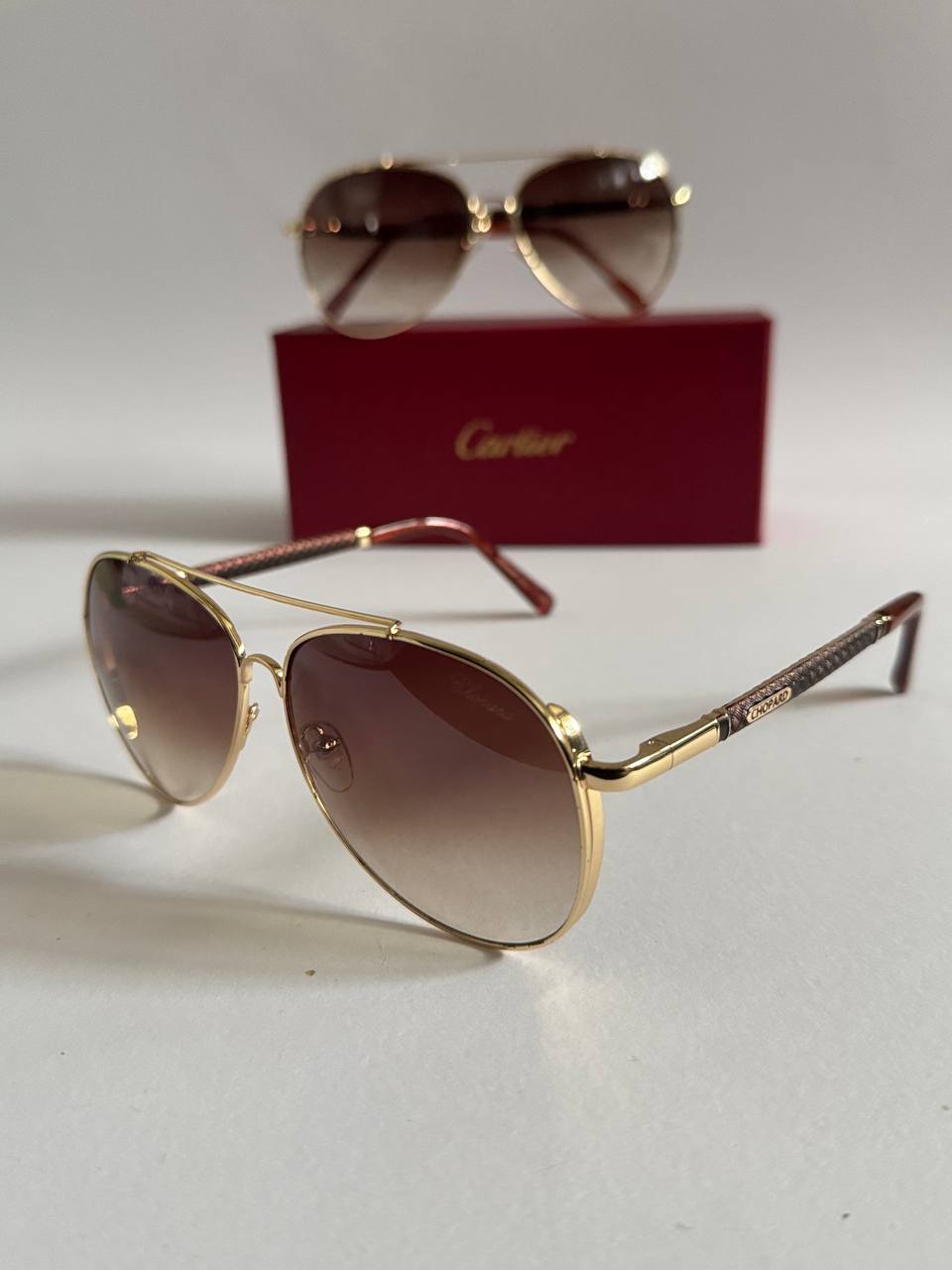 عینک افتابی مردانه chopard  خلبانی یووی ۴۰۰  فریم دسته فلزی .کد ۸۰۱۴